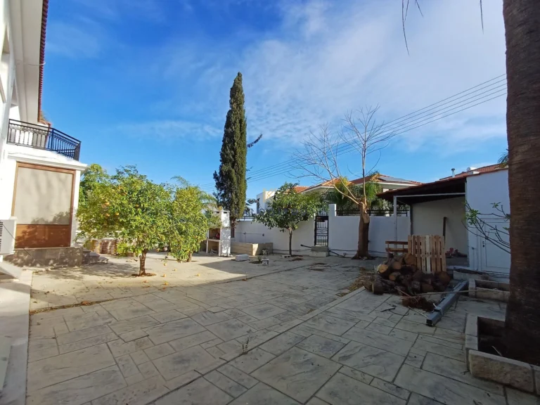 5 Bedroom House for Sale in Oroklini, Larnaca District