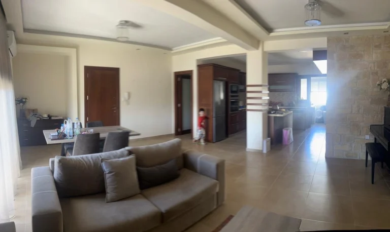 3 Bedroom Apartment for Rent in Kato Paphos