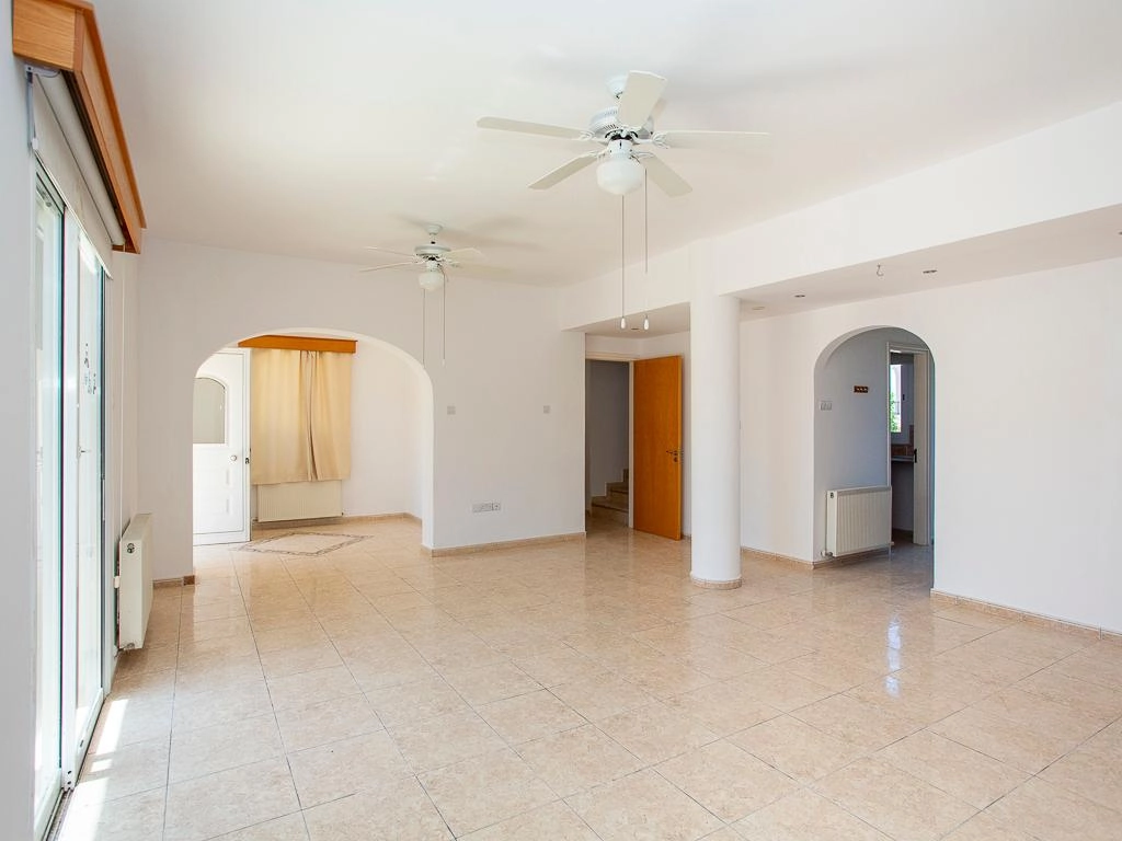 4 Bedroom House for Sale in Argaka, Paphos District