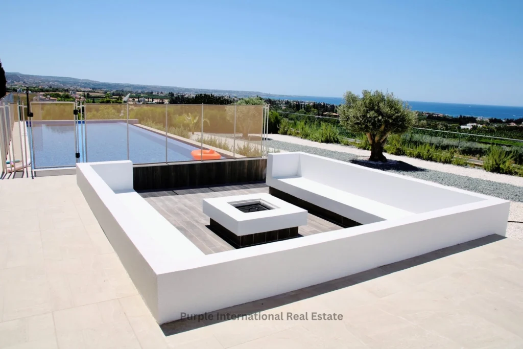 4 Bedroom House for Sale in Peyia, Paphos District