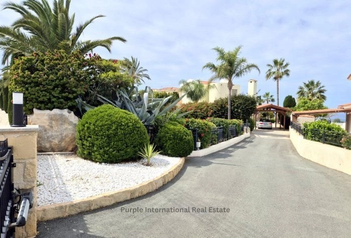 3 Bedroom House for Sale in Sea Caves, Paphos District