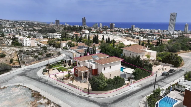5 Bedroom House for Sale in Mouttagiaka, Limassol District