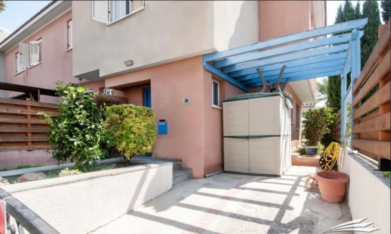 3 Bedroom House for Sale in Paphos – Universal