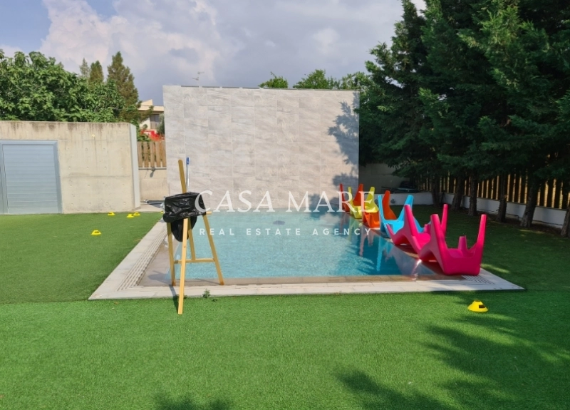 6+ Bedroom House for Sale