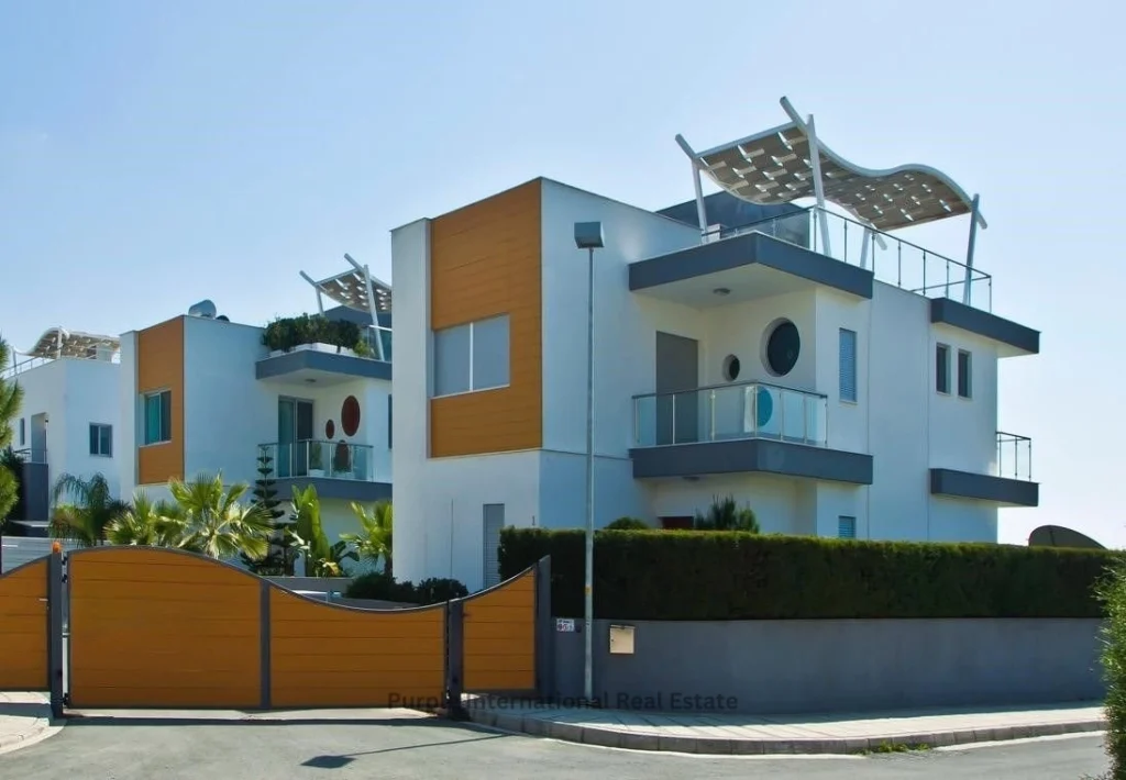5 Bedroom House for Sale in Germasogeia, Limassol District