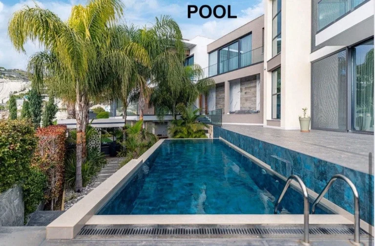 6+ Bedroom House for Sale in Agios Tychonas, Limassol District