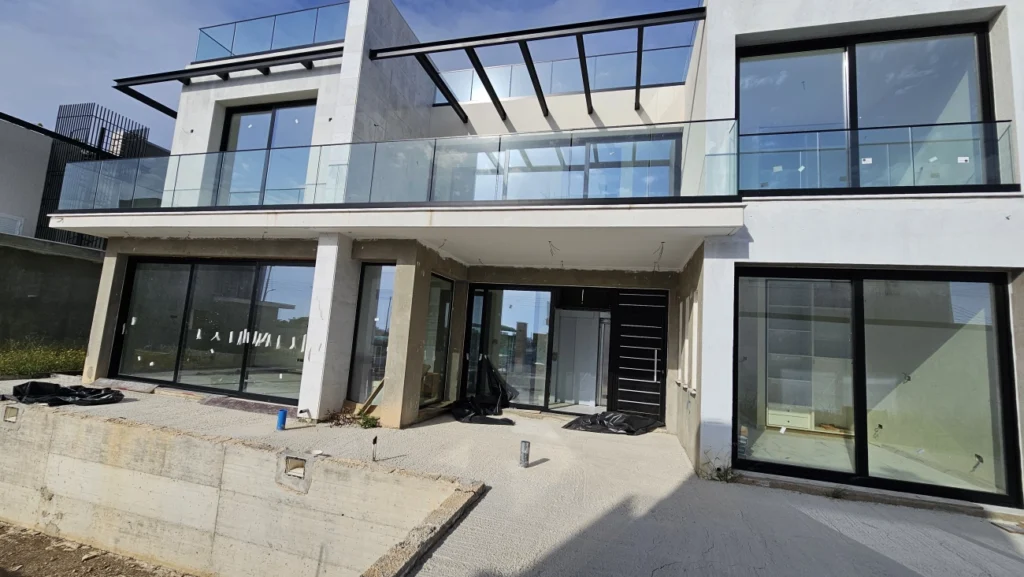3 Bedroom House for Sale in Chlorakas, Paphos District