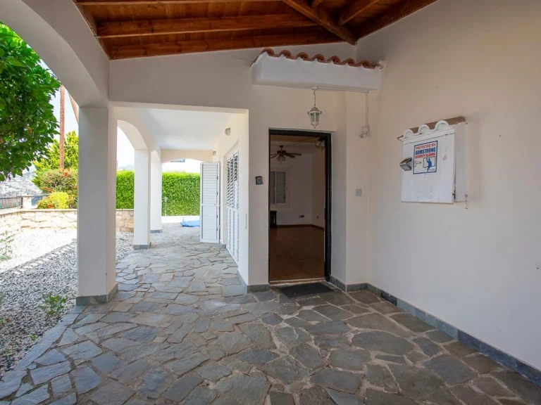 Cheap Houses and Villas for Sale Paphos up to 300000 euro