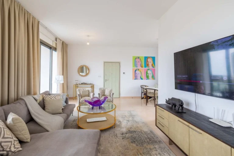 4 Bedroom Apartment for Sale in Agios Tychonas, Limassol District
