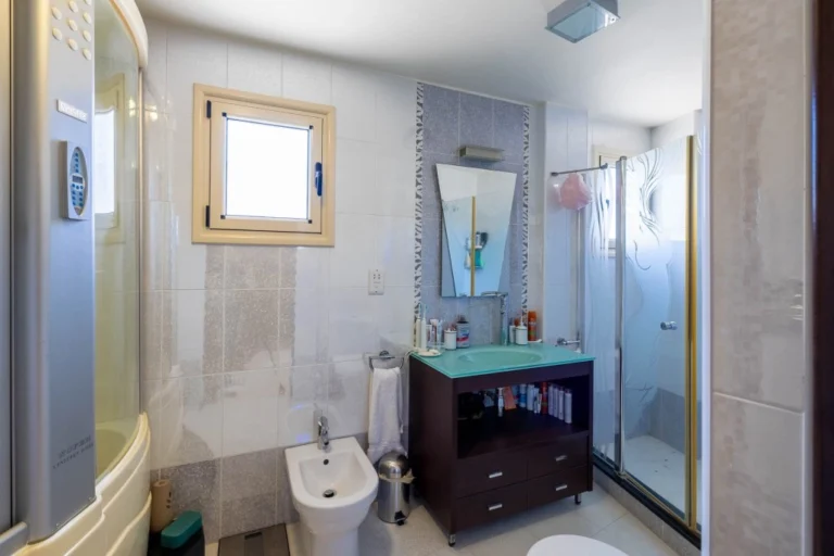 5 Bedroom House for Sale in Sea Caves