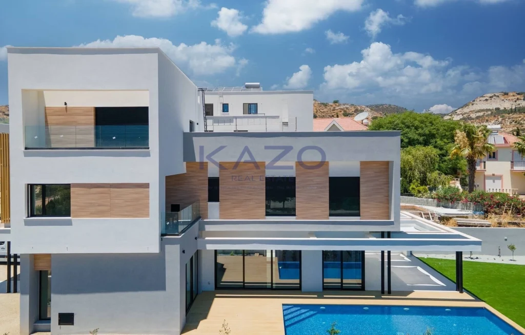 5 Bedroom House for Sale in Agios Tychonas, Limassol District