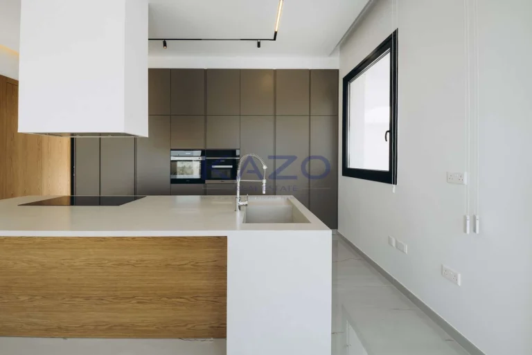 5 Bedroom House for Sale in Agios Tychonas, Limassol District