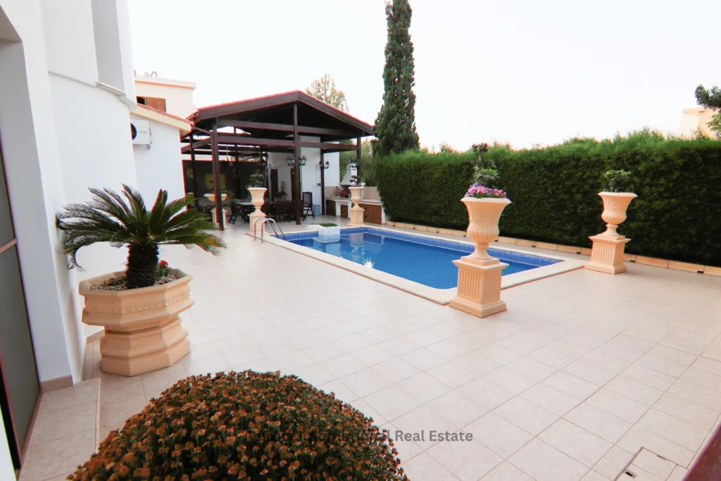 5 Bedroom House for Sale in Paralimni, Famagusta District