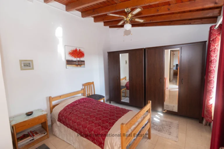 2 Bedroom House for Sale in Tochni, Larnaca District