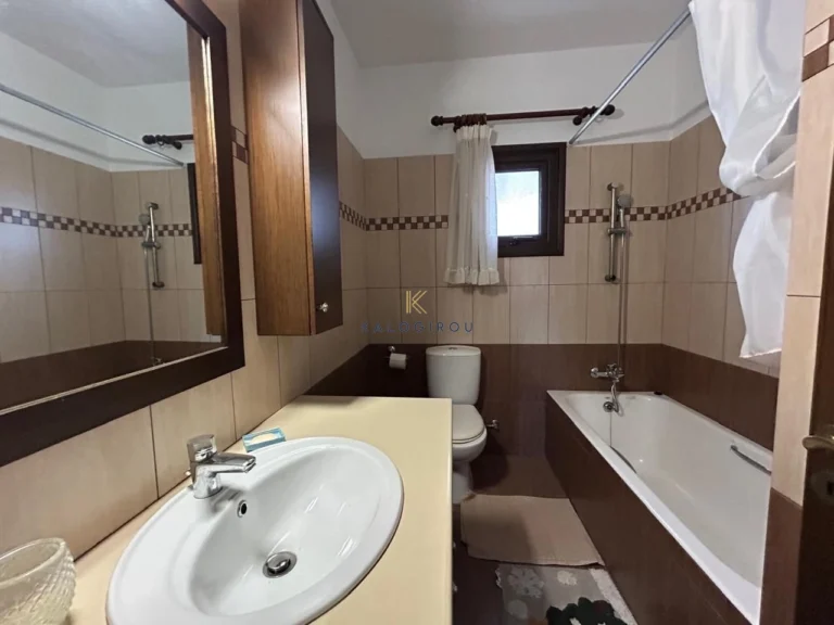 5 Bedroom House for Rent in Livadia Larnakas, Larnaca District