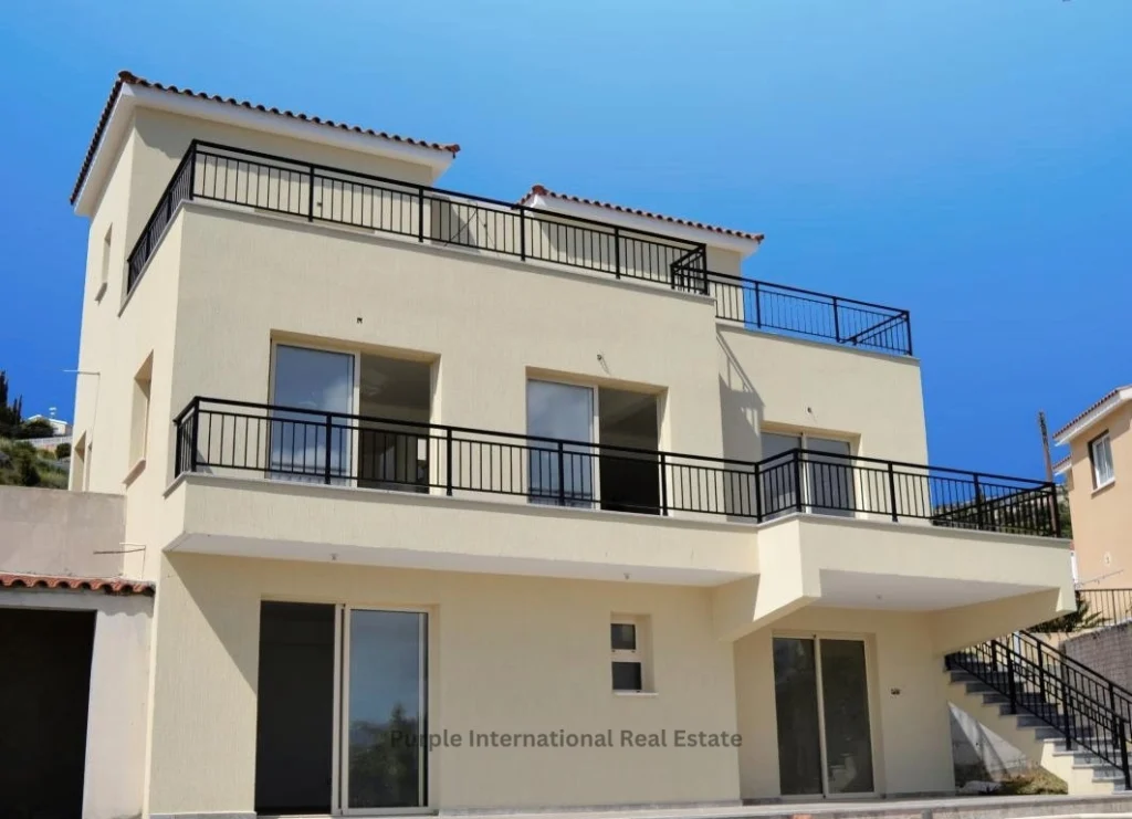 4 Bedroom House for Sale in Peyia, Paphos District