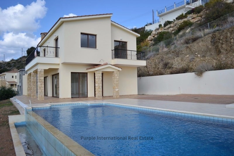 3 Bedroom House for Sale in Peyia, Paphos District