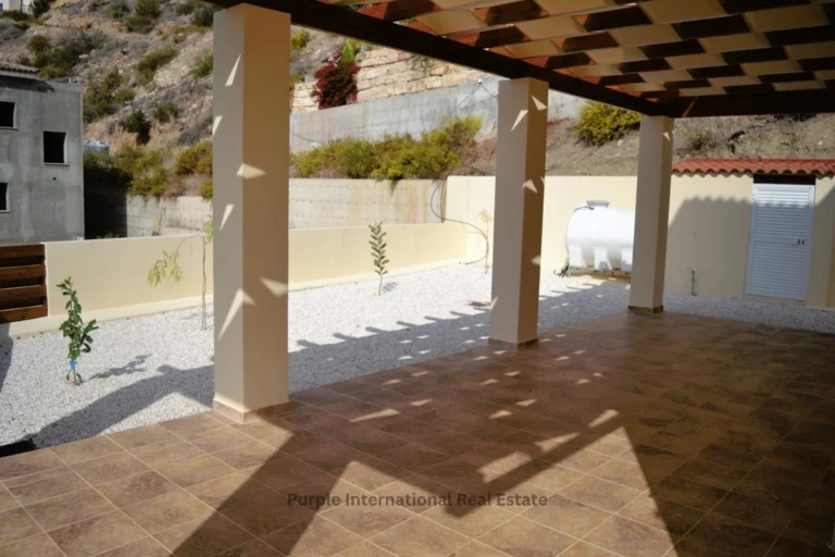 3 Bedroom House for Sale in Peyia, Paphos District