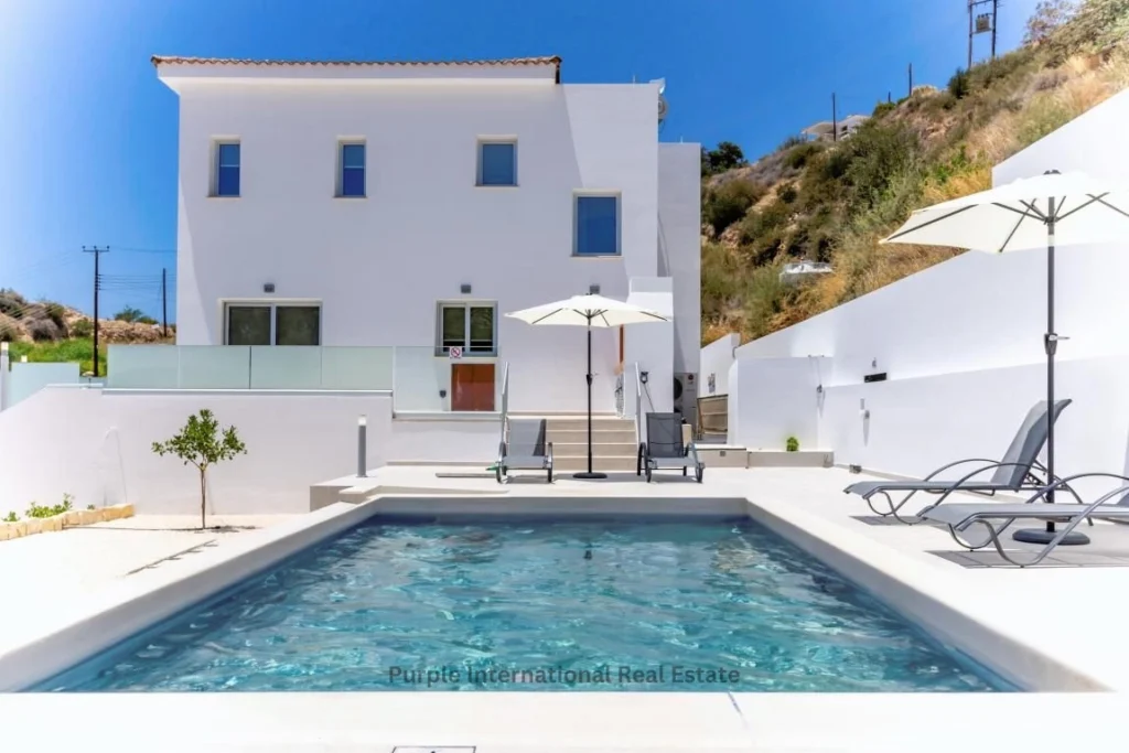 3 Bedroom House for Sale in Kissonerga, Paphos District