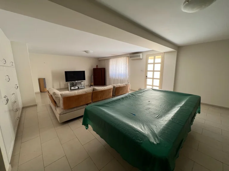 5 Bedroom House for Sale in Agios Tychonas, Limassol District