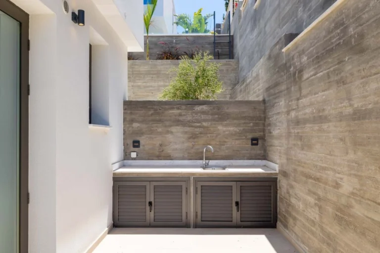 3 Bedroom House for Sale in Chlorakas, Paphos District