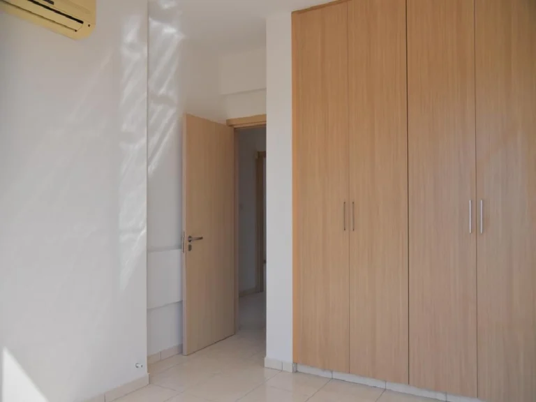 Cheap Houses and Villas for Sale Larnaca up to 300000 euro