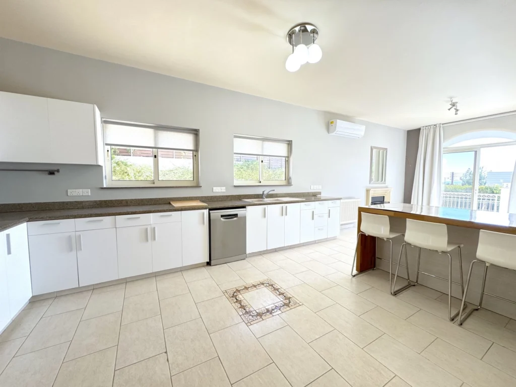 5 Bedroom House for Sale in Germasogeia, Limassol District