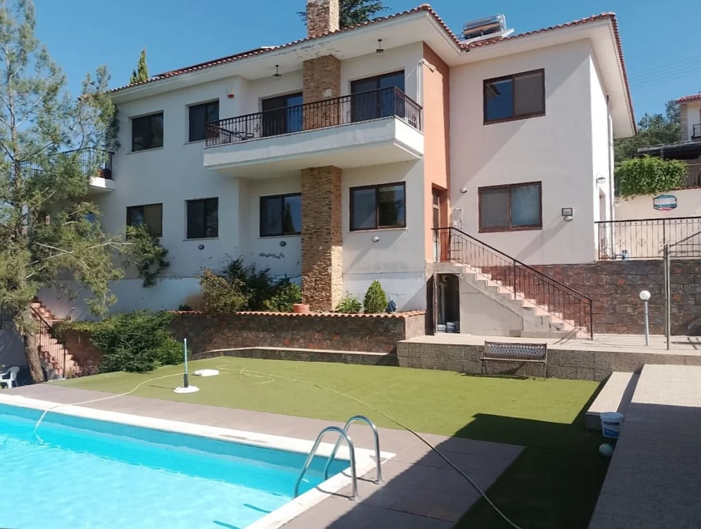 4 Bedroom House for Sale in Pera Pedi, Limassol District