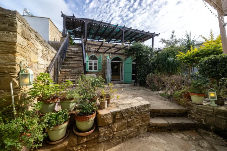 2 Bedroom House for Sale in Tochni, Larnaca District
