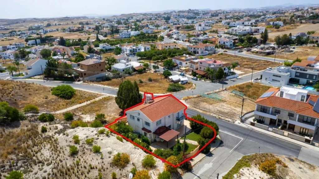4 Bedroom House for Sale in Agios Konstantinos, Limassol District