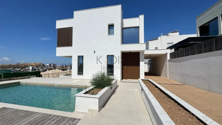 4 Bedroom House for Sale in Limassol – Agios Athanasios