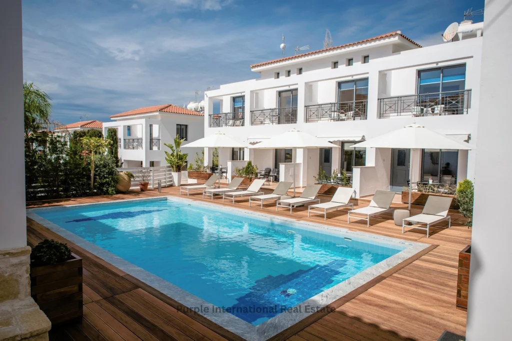 1381m² Building for Sale in Kissonerga, Paphos District