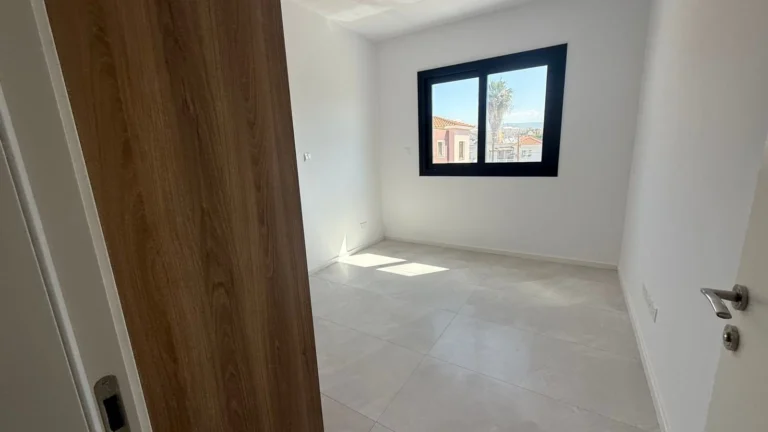 2 Bedroom Apartment for Sale in Paphos – Universal