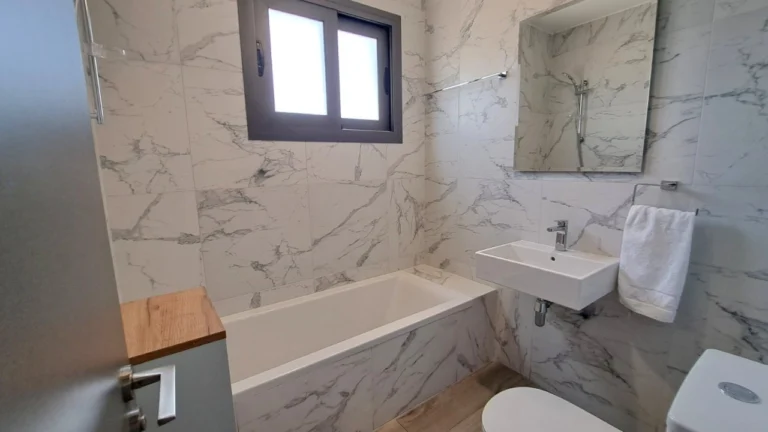 2 Bedroom Apartment for Sale in Agios Tychonas, Limassol District