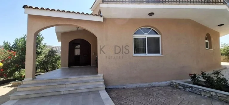 600m² House for Sale in Asgata, Limassol District