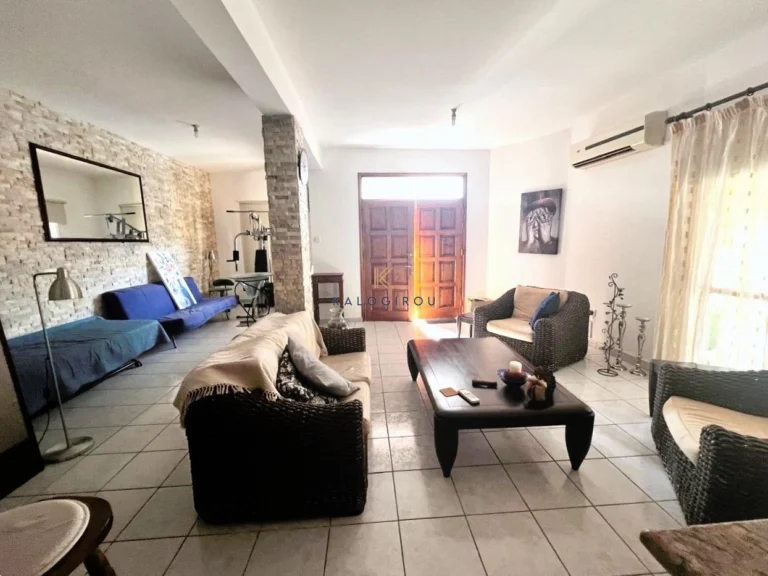 Cheap Houses and Villas for Sale Larnaca up to 200000 euro