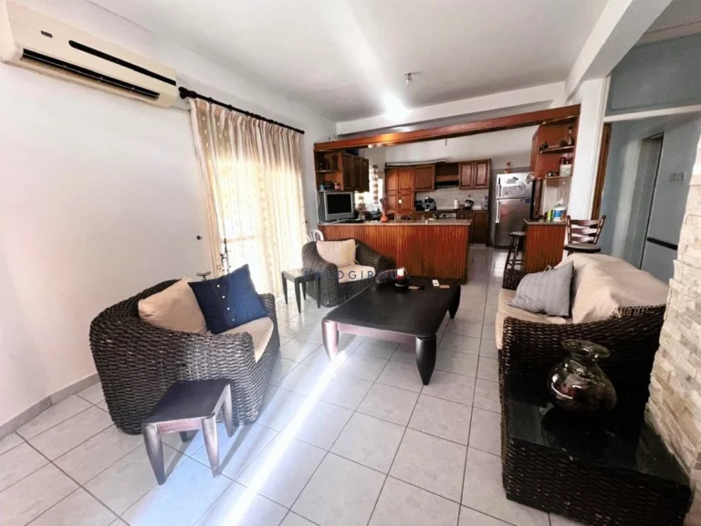 Cheap Houses and Villas for Sale Larnaca up to 200000 euro