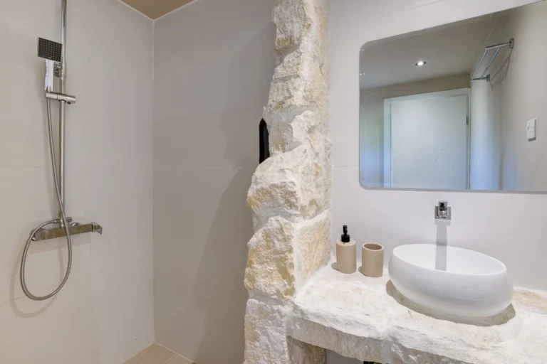 5 Bedroom House for Sale in Anarita, Paphos District