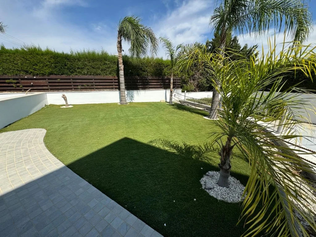 3 Bedroom House for Sale in Agios Tychonas, Limassol District
