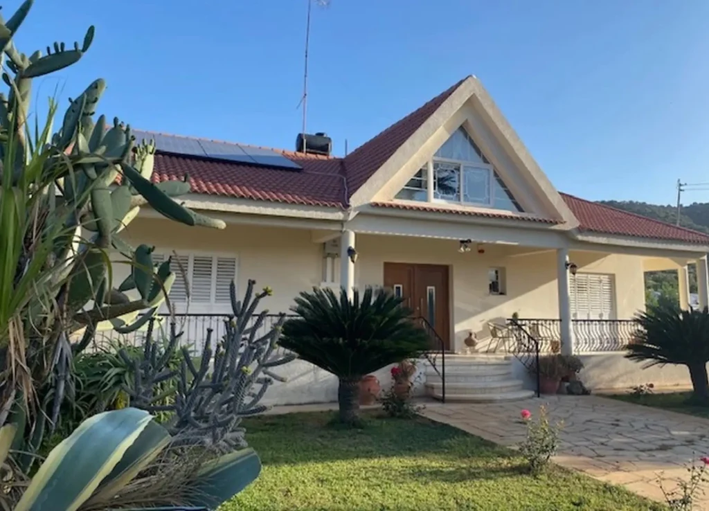 3 Bedroom House for Sale in Apesia, Limassol District