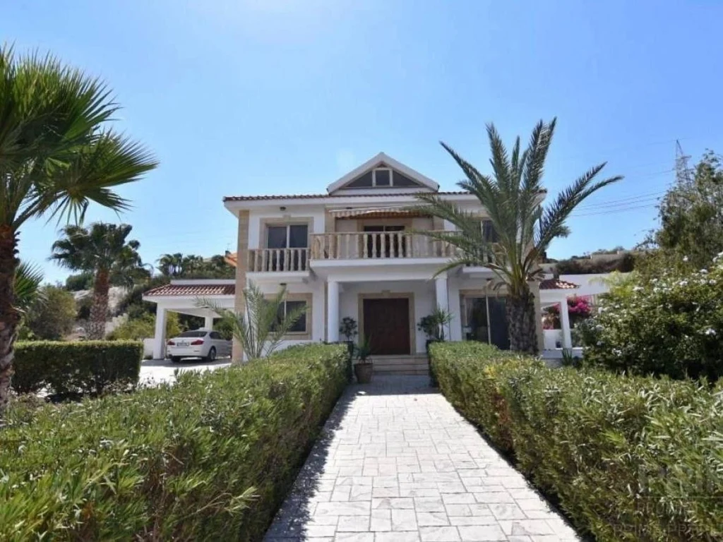 4 Bedroom House for Sale in Pyrgos Lemesou, Limassol District