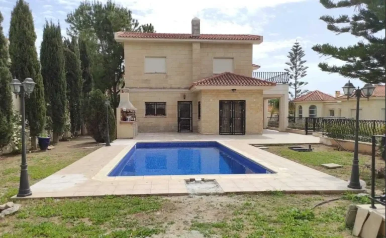 6+ Bedroom House for Sale in Agios Tychonas, Limassol District