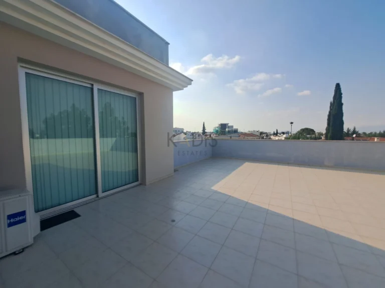 1200m² Building for Rent in Engomi, Nicosia District