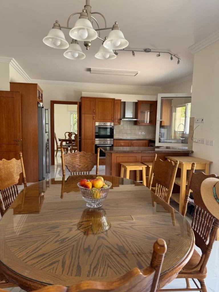 5 Bedroom House for Rent in Monagroulli, Limassol District