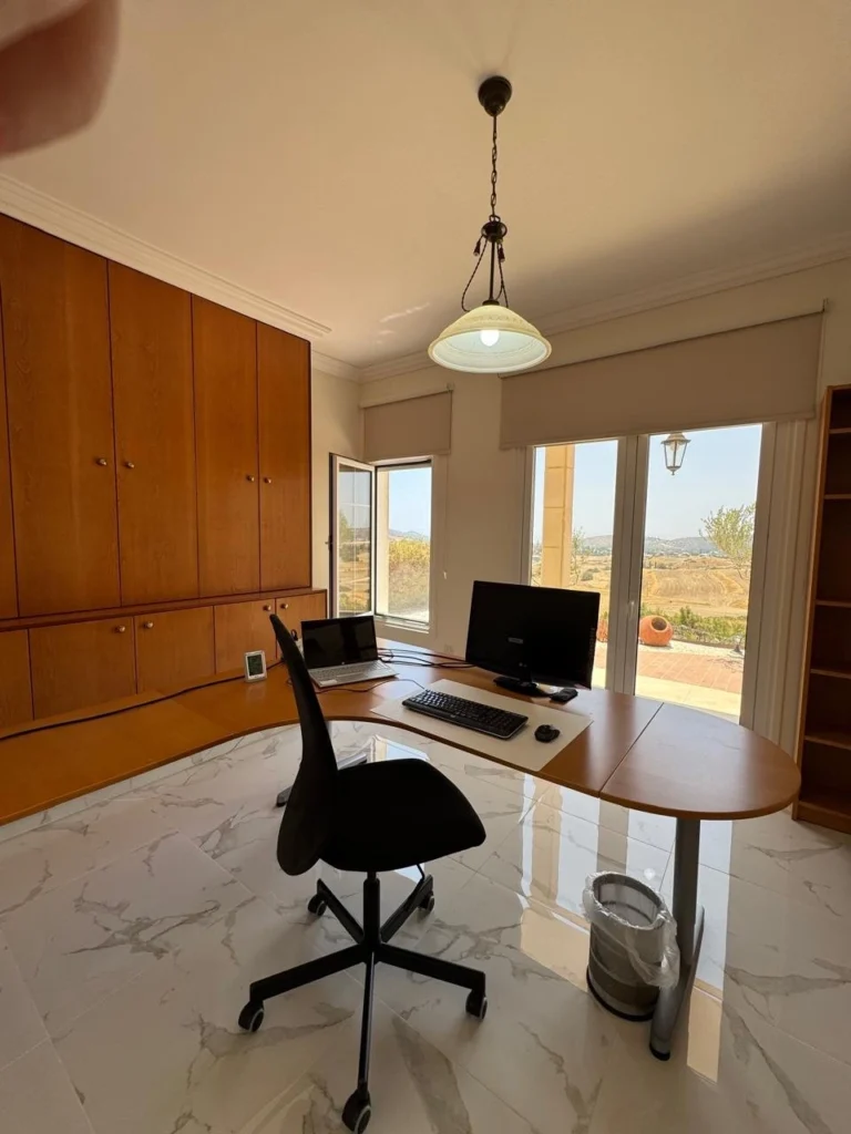 5 Bedroom House for Rent in Monagroulli, Limassol District