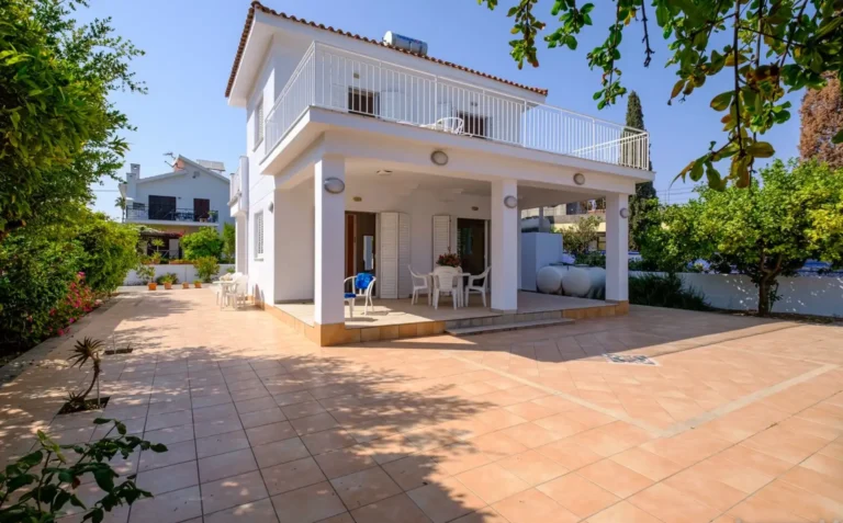 3 Bedroom House for Sale in Oroklini, Larnaca District