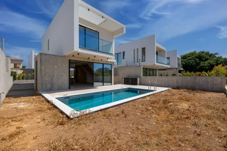 2 Bedroom House for Sale in Paphos – Agios Theodoros