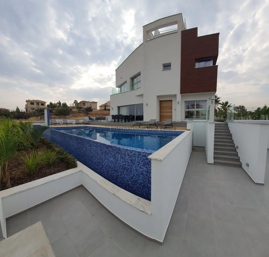 3 Bedroom House for Sale in Kalogiroi, Limassol District