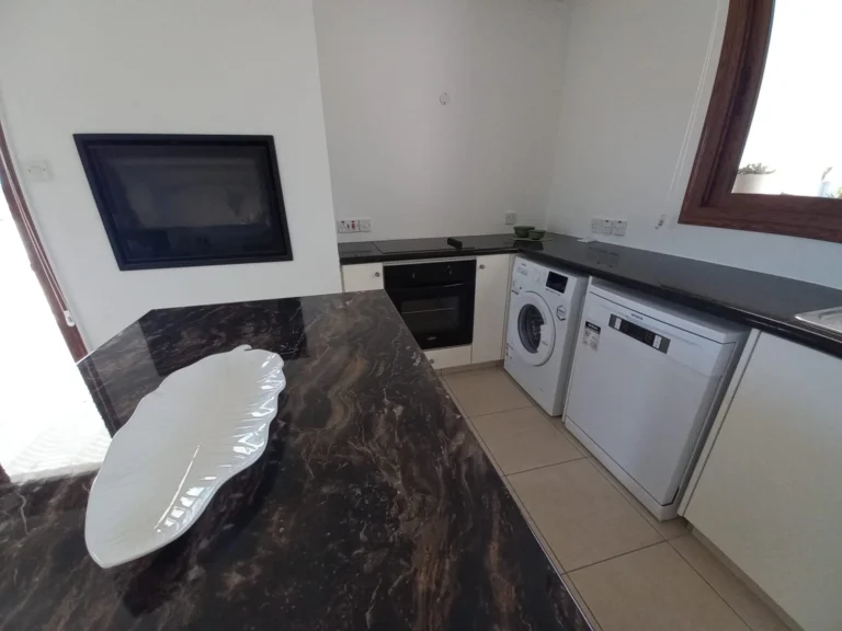 2 Bedroom Apartment for Sale in Paphos – Universal