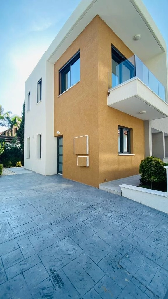 2 Bedroom House for Sale in Mouttagiaka Tourist Area, Limassol District